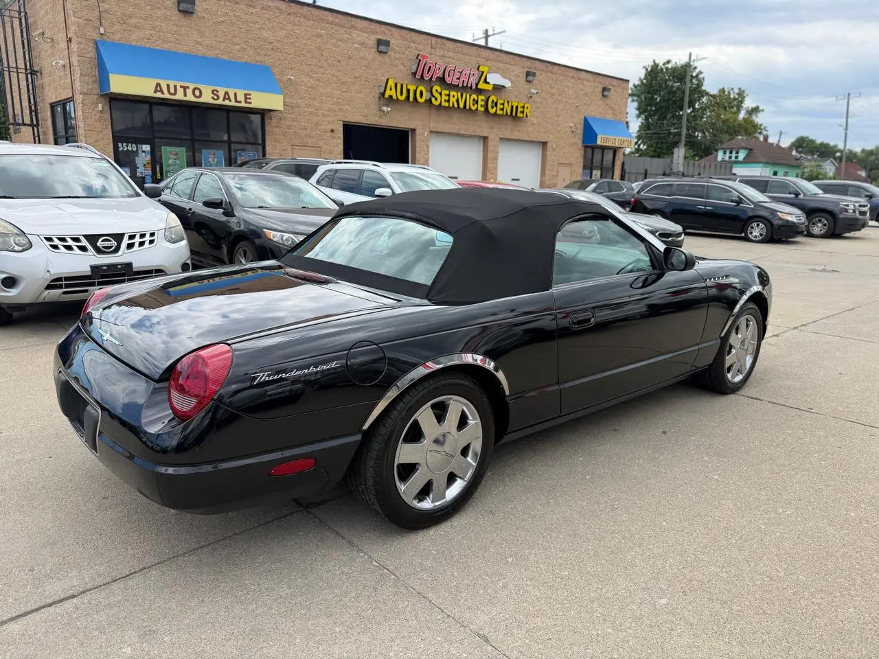 2002 Ford Thunderbird Deluxe photo 5