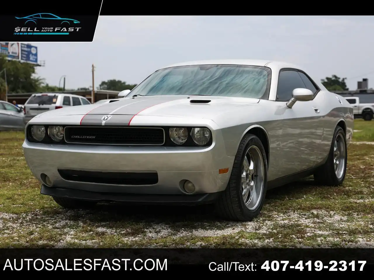 2010 Dodge Challenger SE's photo