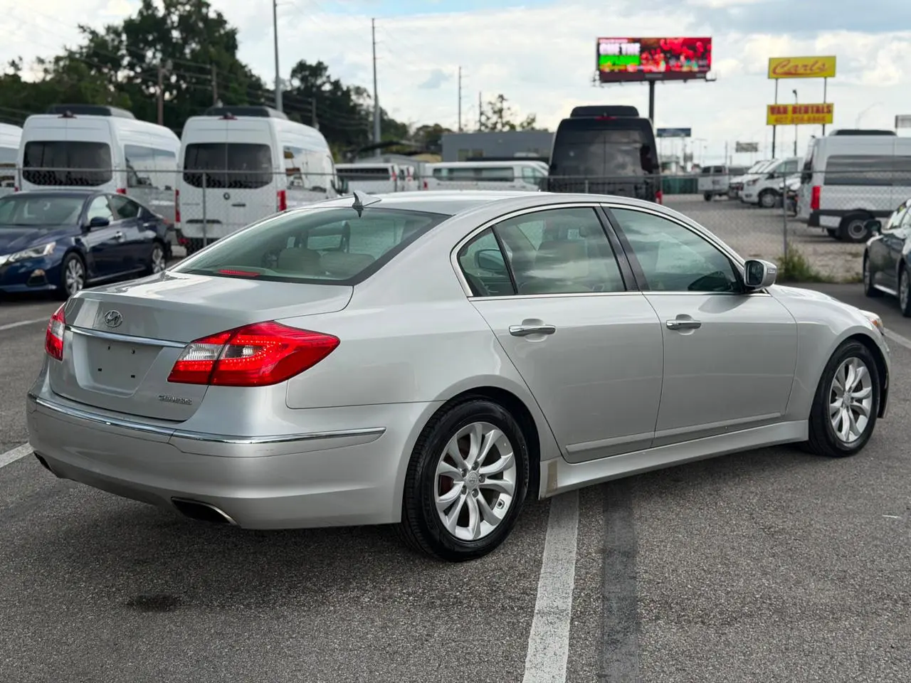 2012 Hyundai Genesis 3.8 photo 4