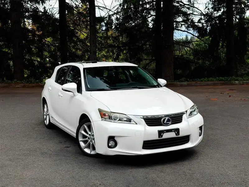 2013 Lexus CT 200h 200h's photo