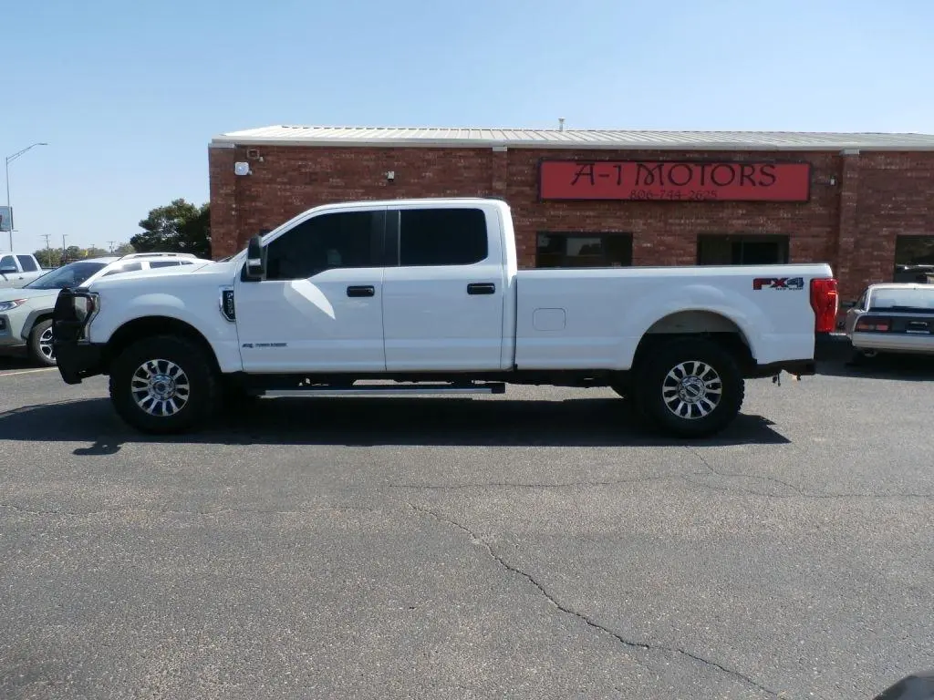 2022 Ford F-250 XL 4x4 Crew Cab 8' Box photo 3