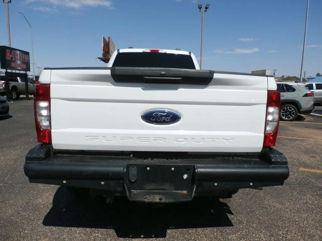 2022 Ford F-250 XL 4x4 Crew Cab 8' Box photo 4