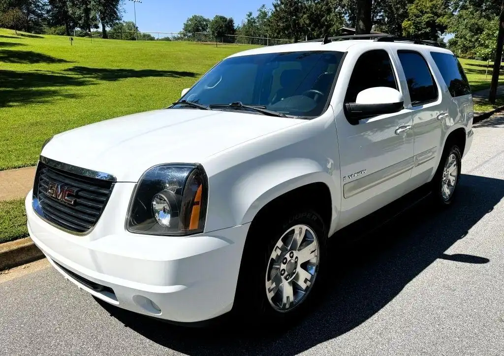 2008 GMC Yukon's photo