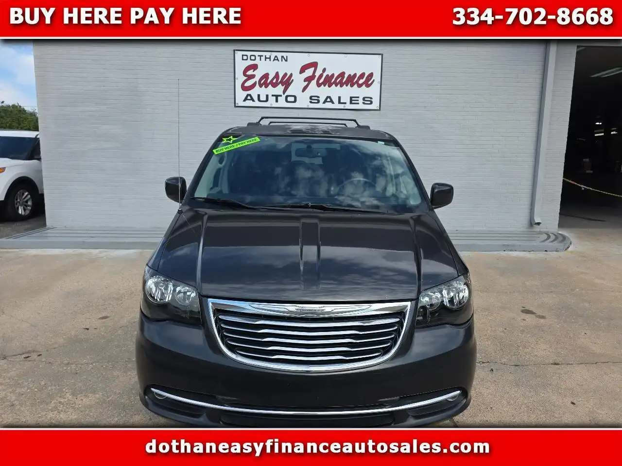 2011 Chrysler Town & Country Touring's photo