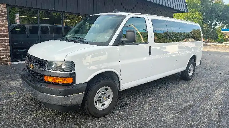 2024 Chevrolet Express LT 3500 Extended's photo