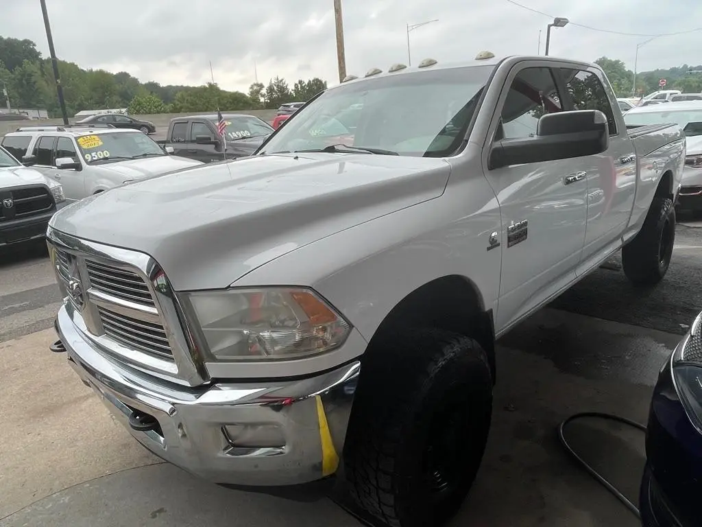 2012 RAM 2500 SLT 4X4 Crew Cab SWB photo 3