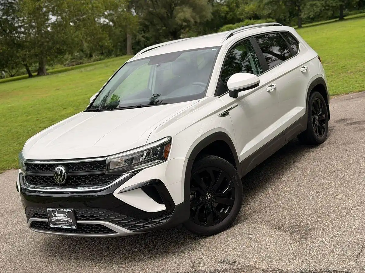 2022 Volkswagen Taos 1.5T SE 4Motion's photo