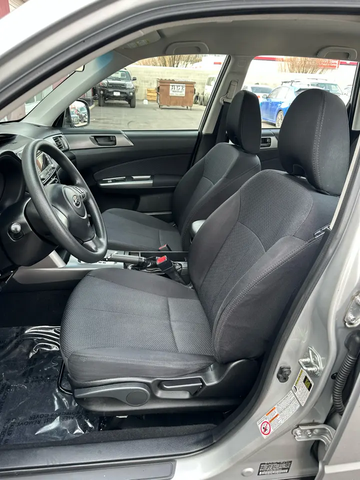 2011 Subaru Forester 2.5X AT photo 3