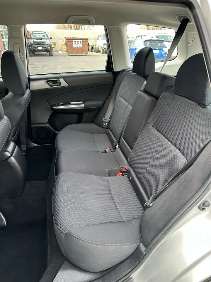 2011 Subaru Forester 2.5X AT photo 5