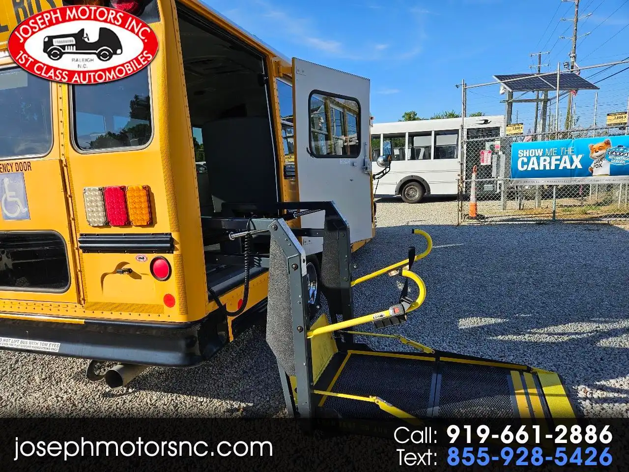 2013 GMC Savana's photo