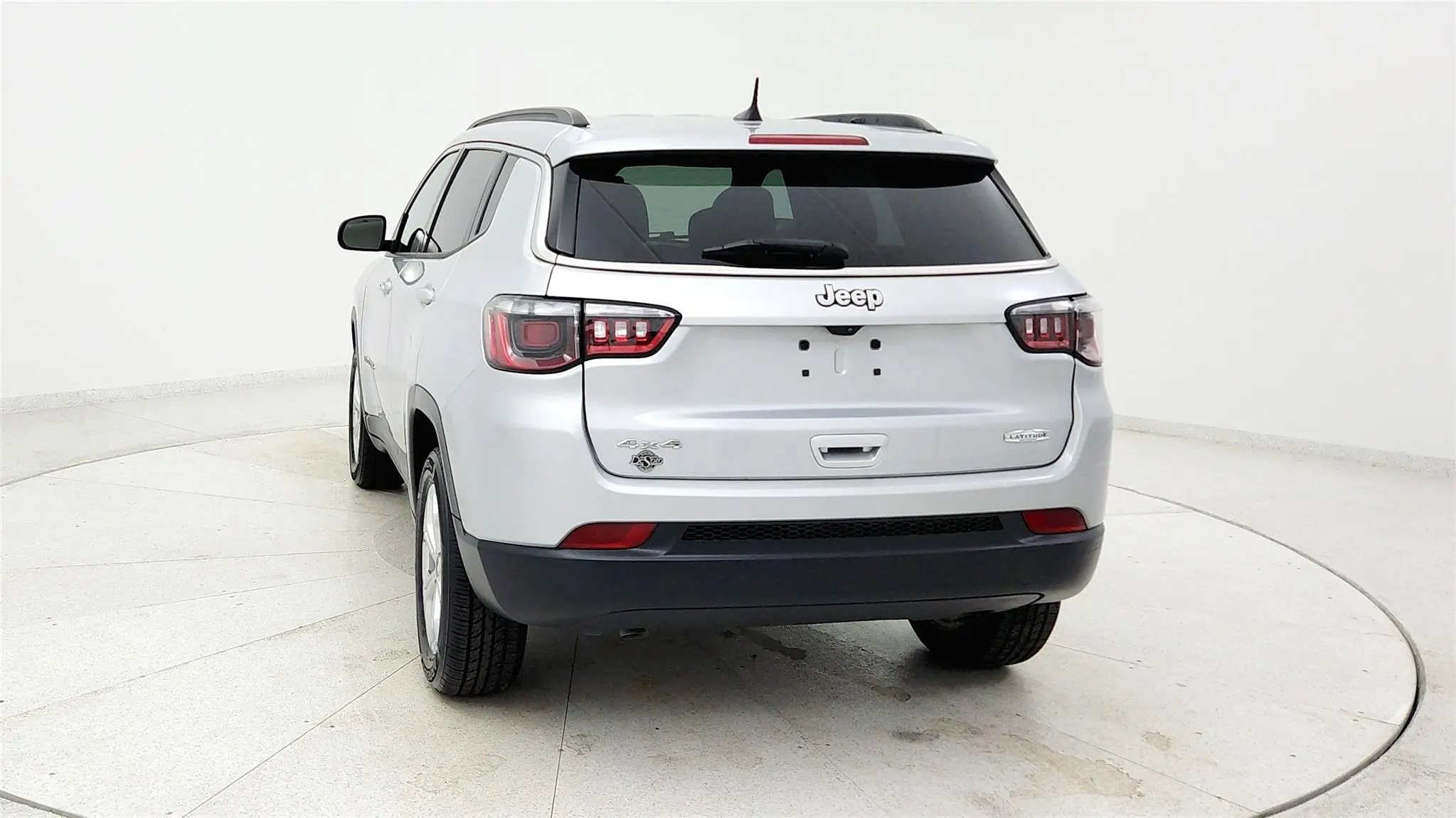 2025 Jeep Compass Latitude 4WD photo 4