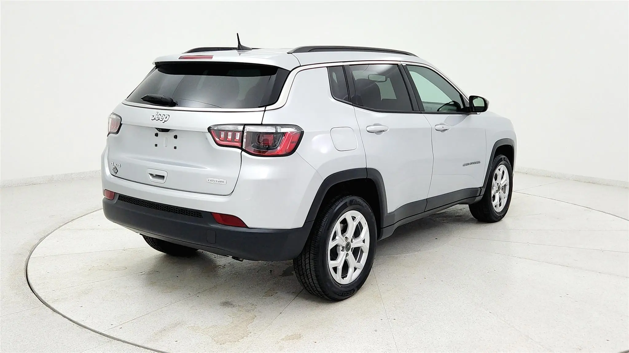 2025 Jeep Compass Latitude 4WD photo 5