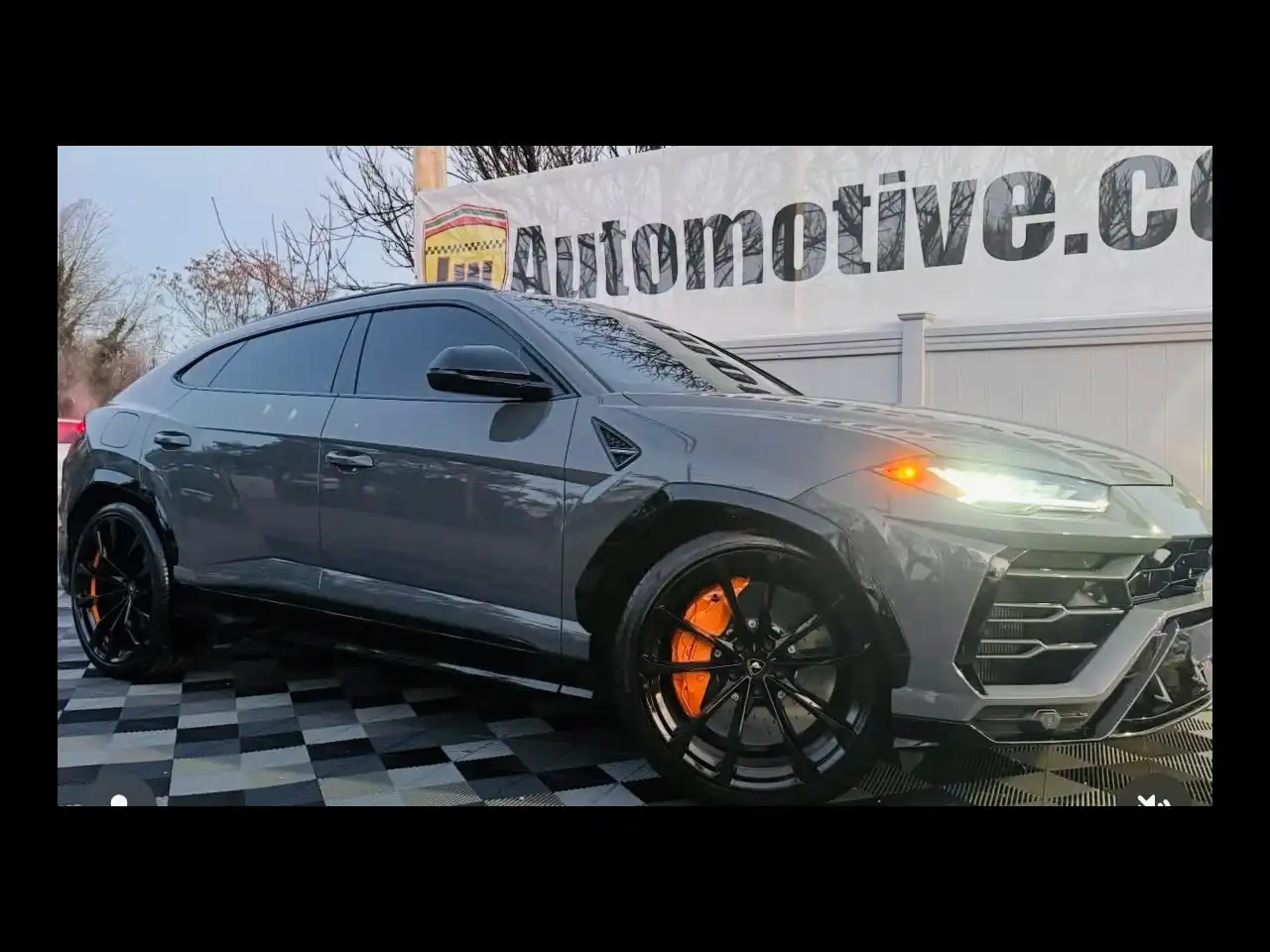 2021 Lamborghini Urus 4.0 V8 Pearl Capsule's photo