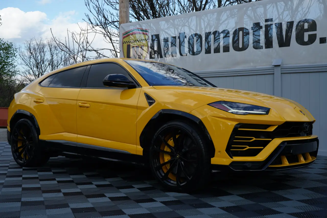 2020 Lamborghini Urus 4.0 V8 photo 3