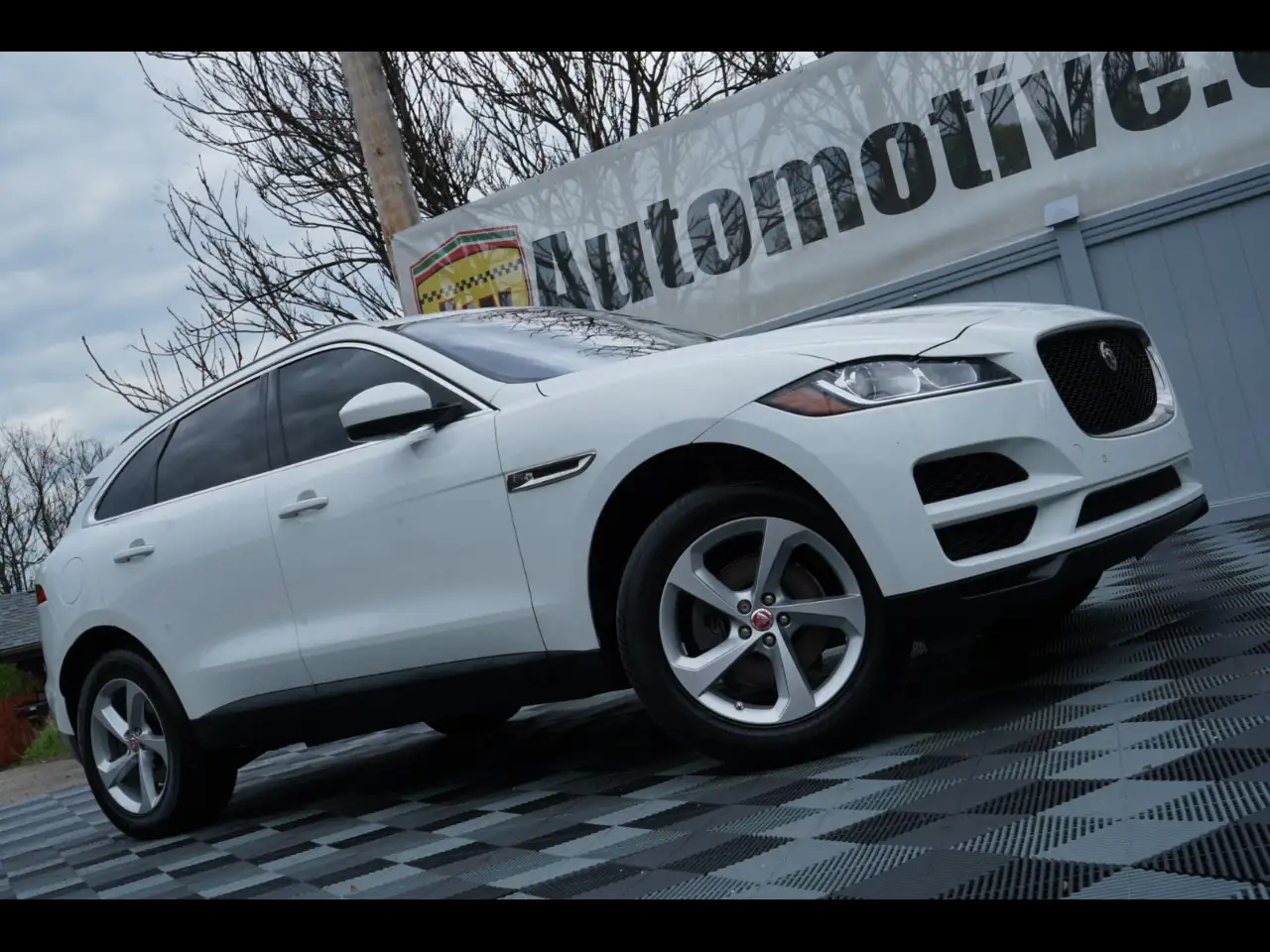 2020 Jaguar F-PACE 25t Premium AWD's photo