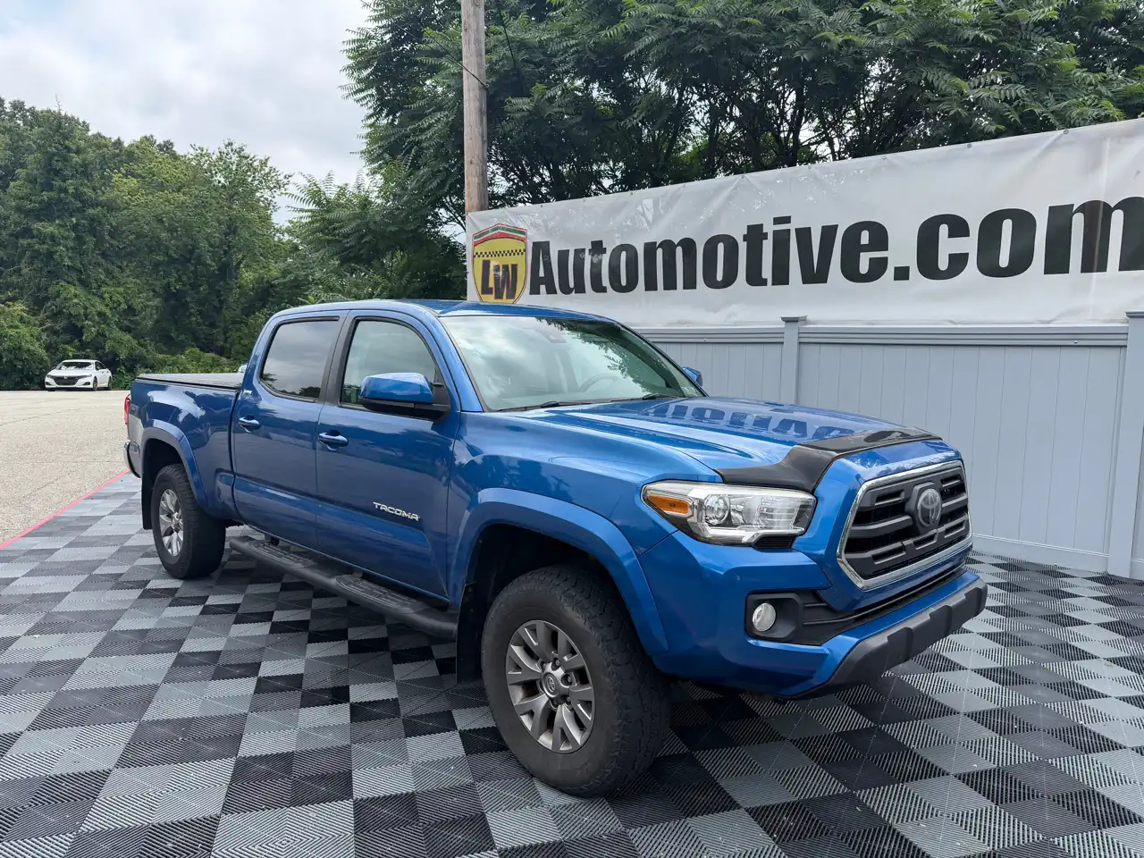 2018 Toyota Tacoma SR5 Double Cab 4x4 V6 Auto LB's photo