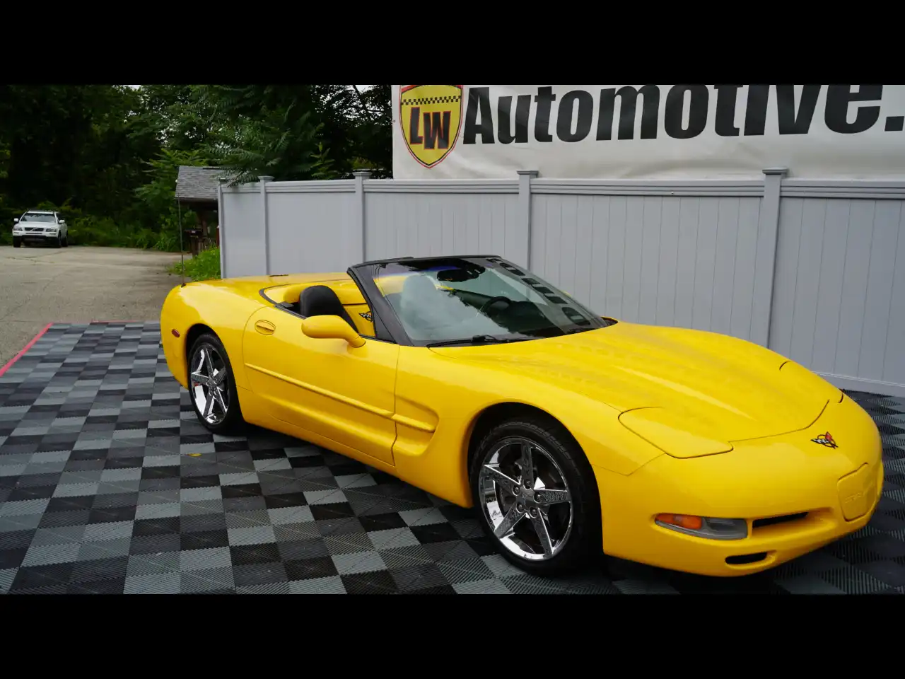 2000 Chevrolet Corvette Convertible's photo