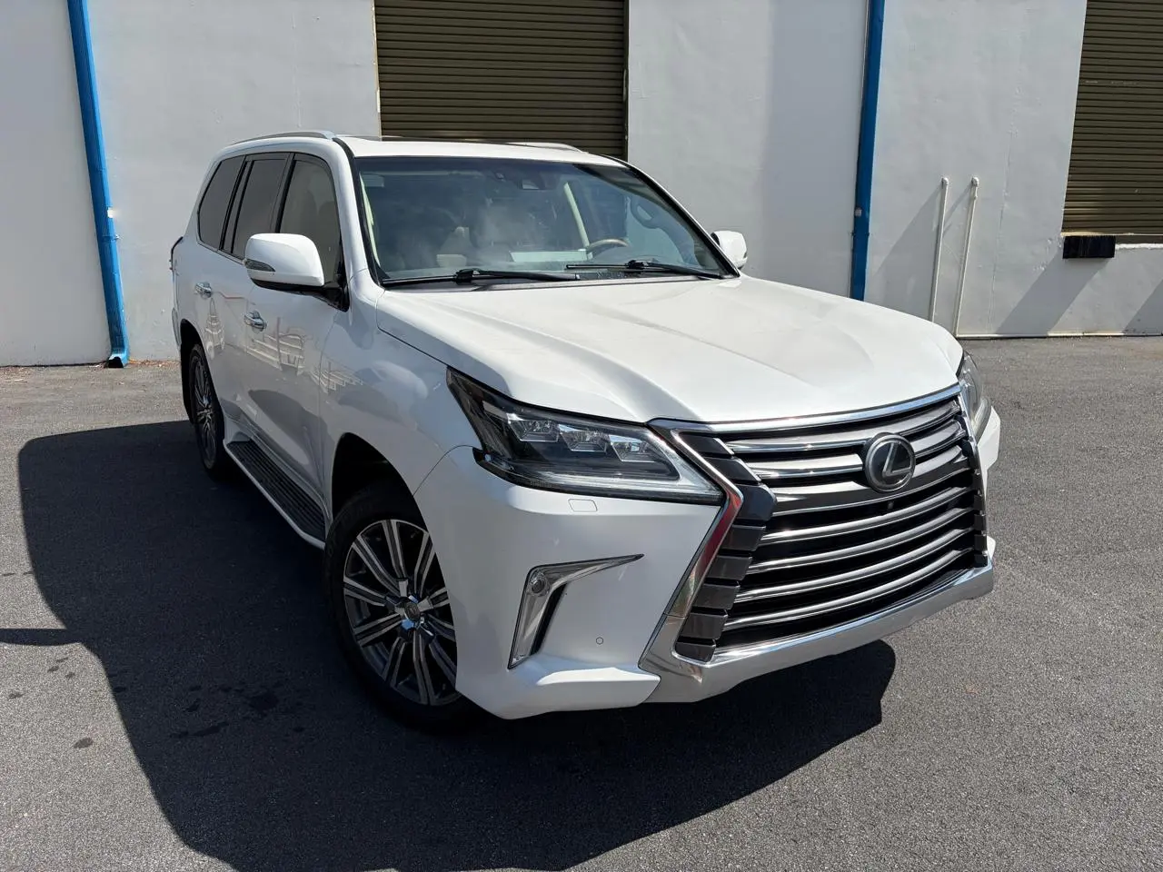 2017 Lexus LX 600 570 photo 5