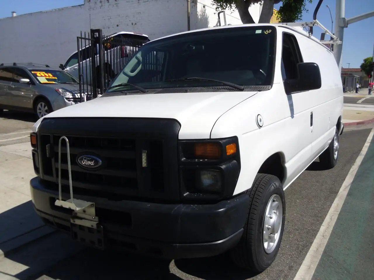 2013 Ford E-Series E-150 Van photo 1