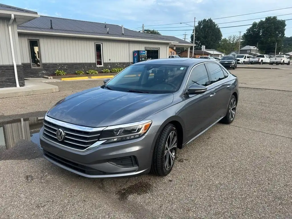 2020 Volkswagen Passat 2.0T SEL Auto's photo