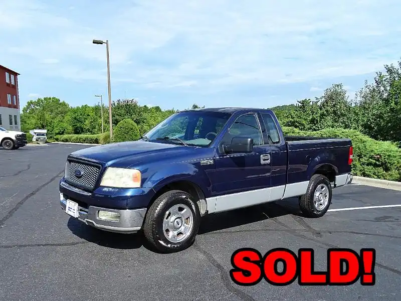 2004 Ford F-150 STX Regular Cab 126-in Styleside's photo