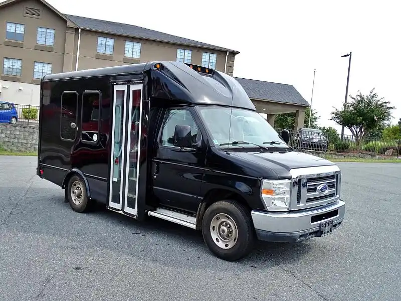 2014 Ford E-Series SRW E-350 Super Duty 138 in WB's photo