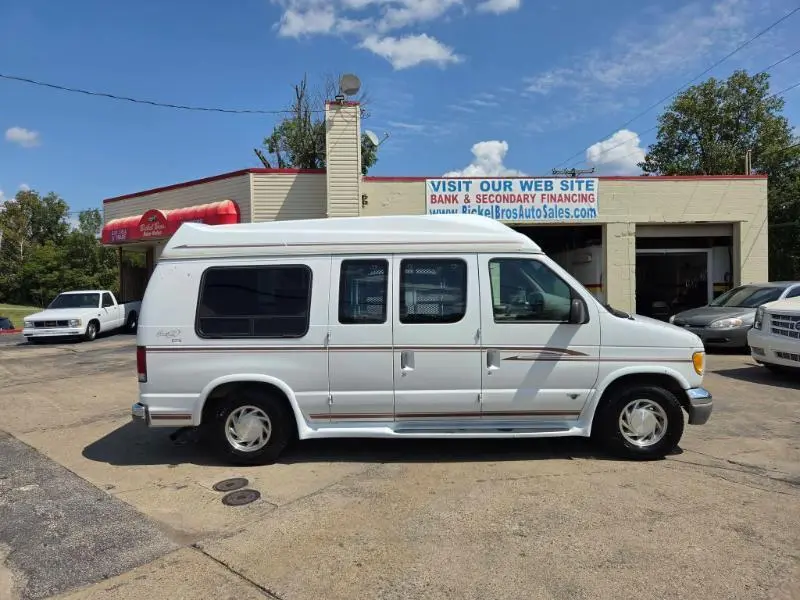 1997 Ford E-Series E150 photo 3