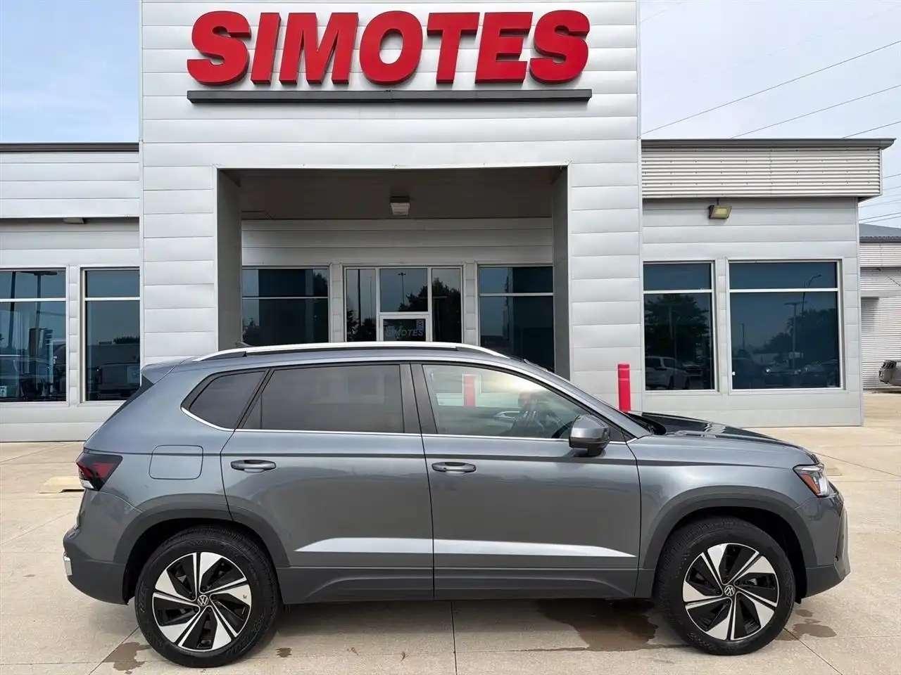 2025 Volkswagen Taos 1.5T SE 4Motion's photo