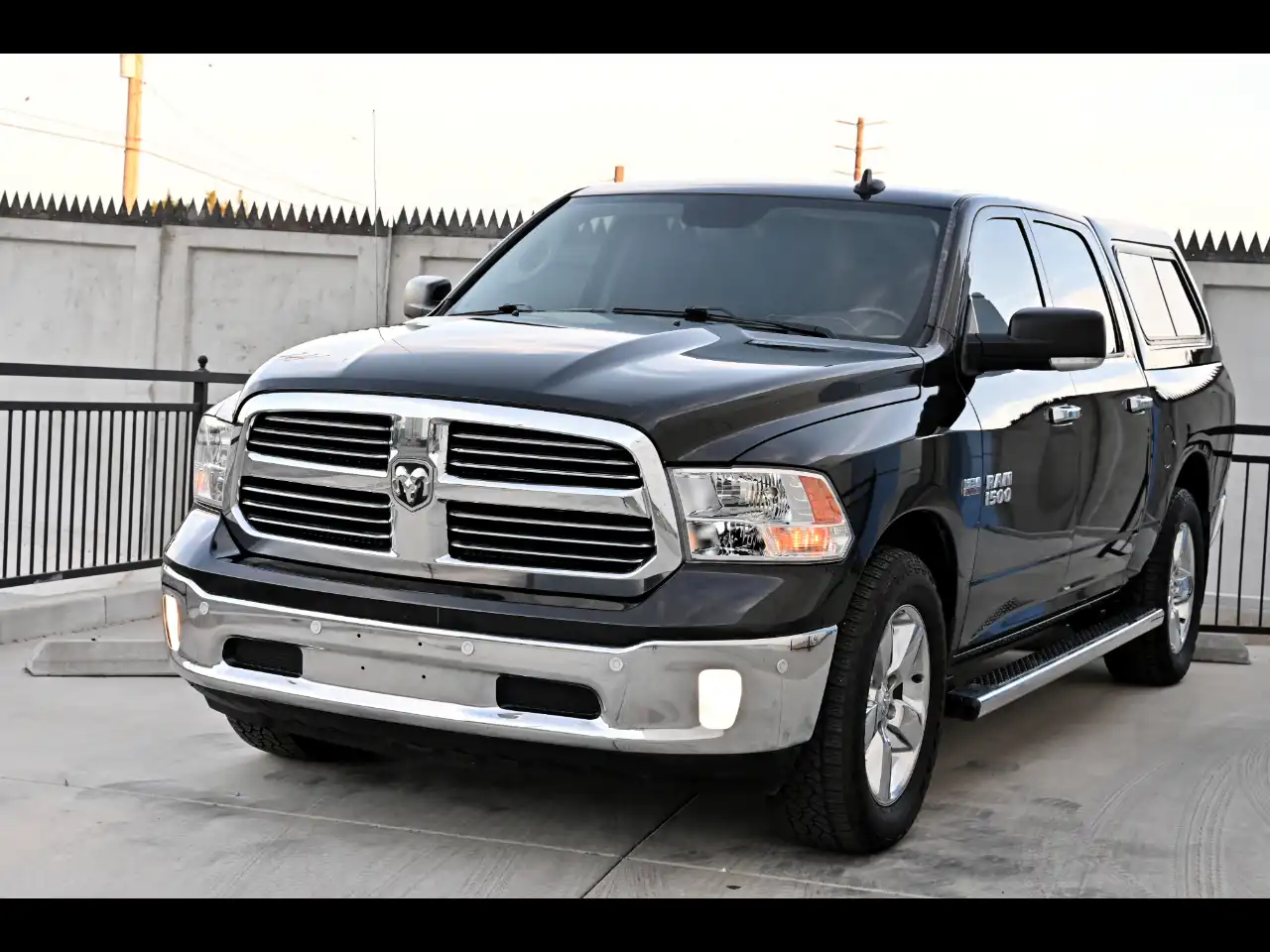 2017 RAM 1500 Big Horn 4x4 Crew Cab 5'7's photo
