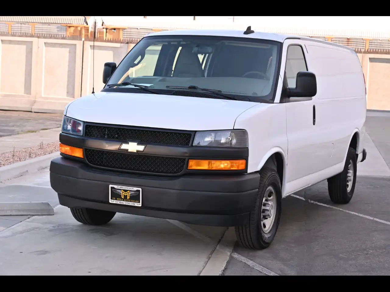 2022 Chevrolet Express 2500 Work Van HD's photo