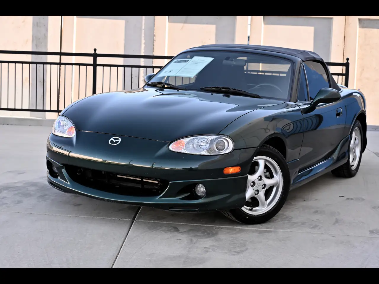 2002 Mazda MX-5 Miata undefined photo 1