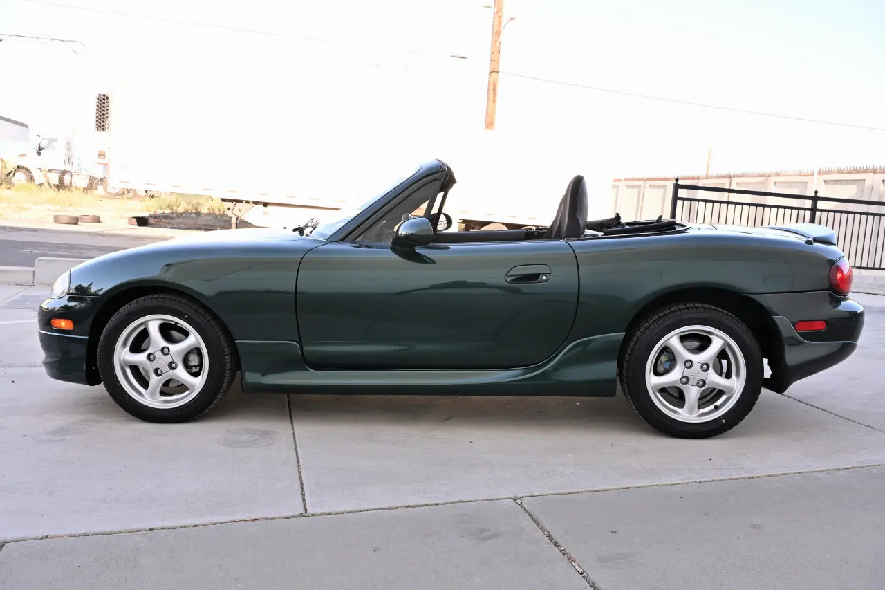 2002 Mazda MX-5 Miata undefined photo 5