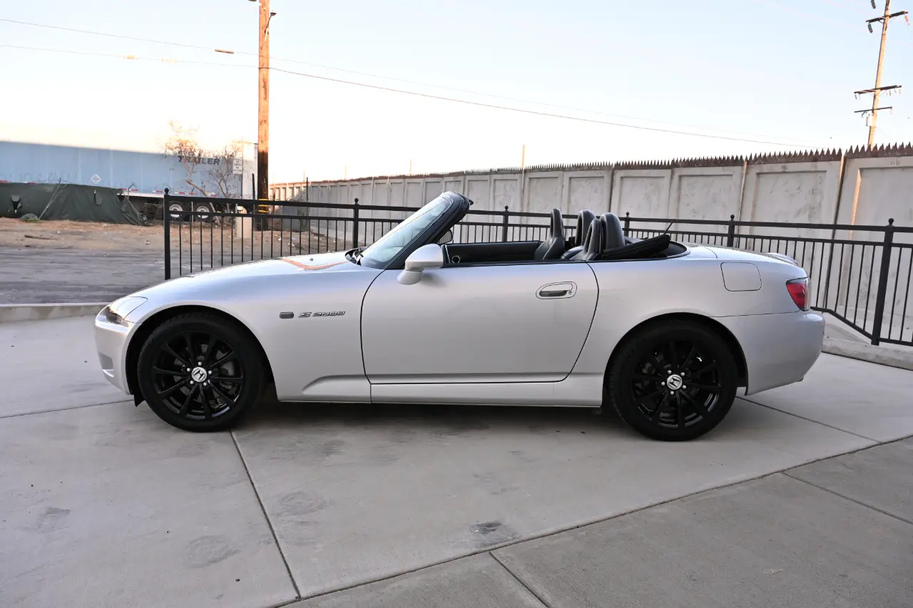 2002 Honda S2000 Base photo 5