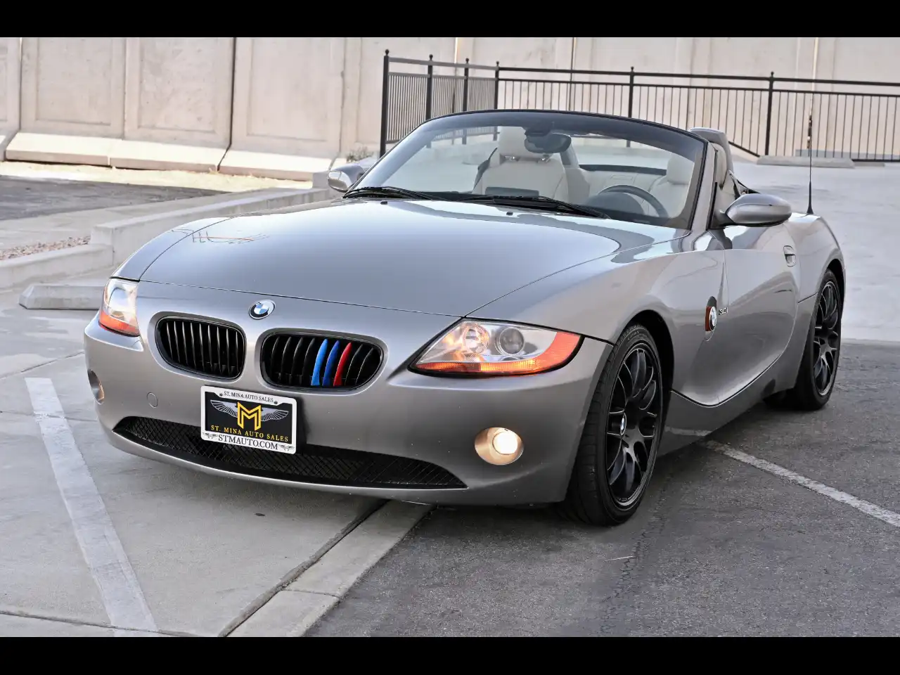 2004 BMW Z4 3.0i Roadster's photo