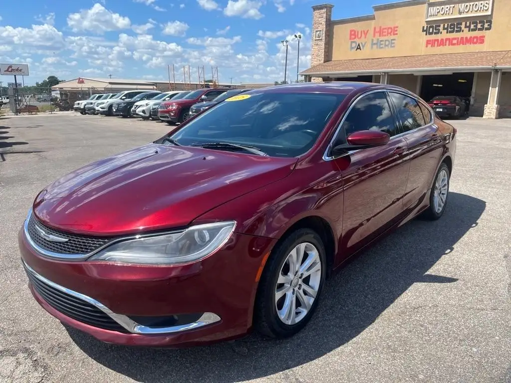 2016 Chrysler 200 Limited photo 1