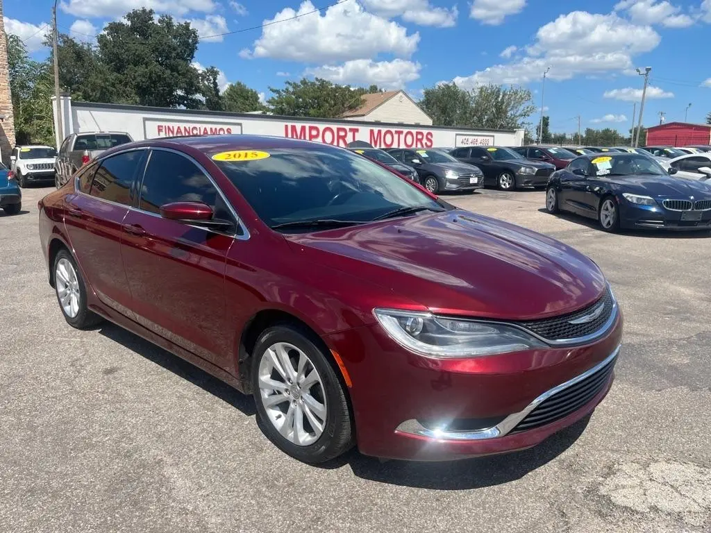 2016 Chrysler 200 Limited photo 3