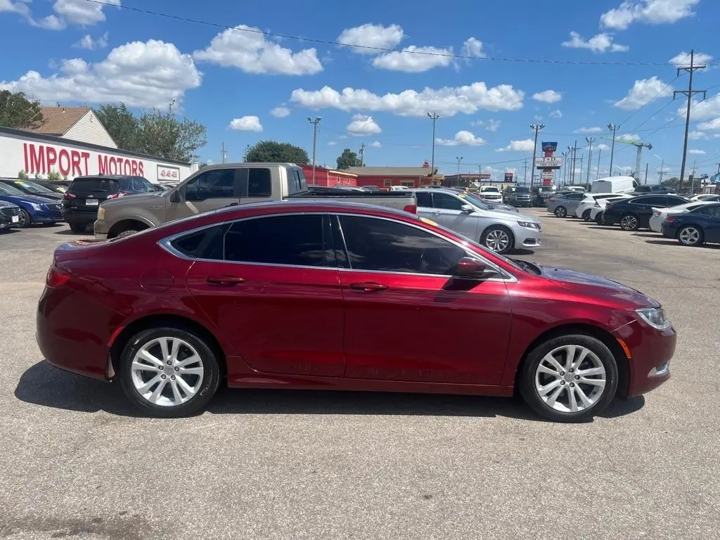 2016 Chrysler 200 Limited photo 4