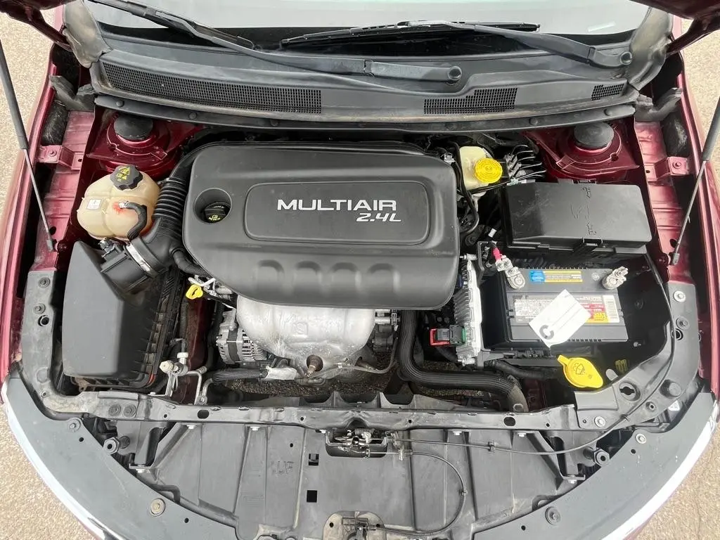 2016 Chrysler 200 Limited photo 5