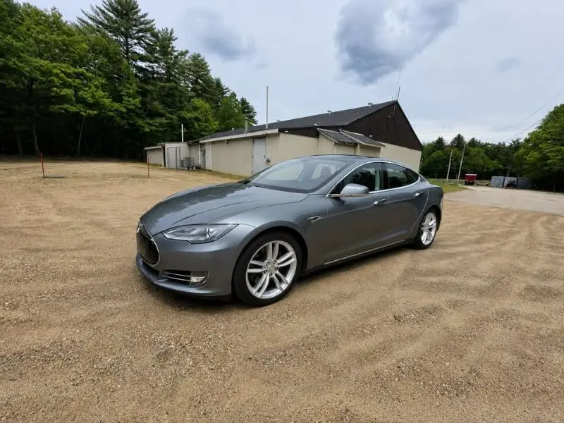 2013 Tesla Model S 85 kWh photo 5