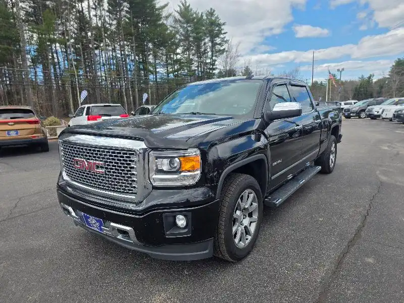 2015 GMC Sierra 4WD Crew Cab Short Box's photo