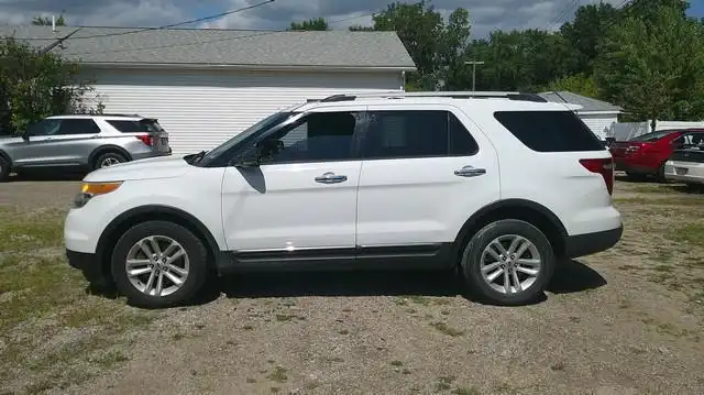 2013 Ford Explorer XLT 4WD's photo