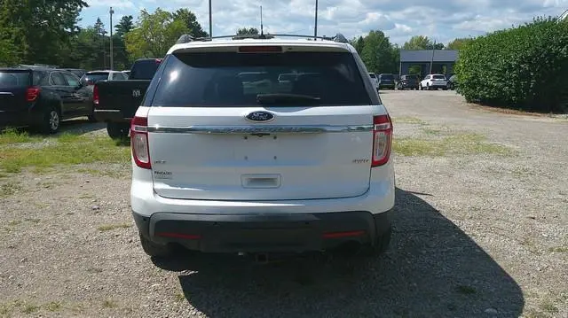 2013 Ford Explorer XLT 4WD photo 4