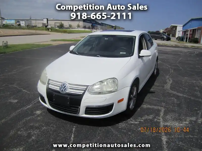 2010 Volkswagen Jetta SEL 6AT's photo
