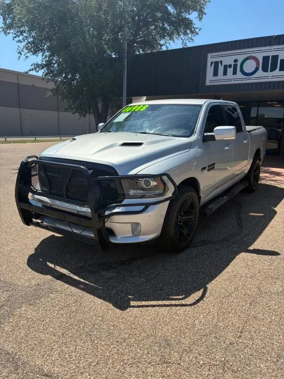 Vehicle Image 2
