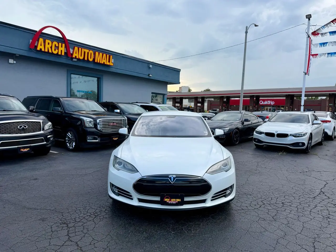 Vehicle Image 2