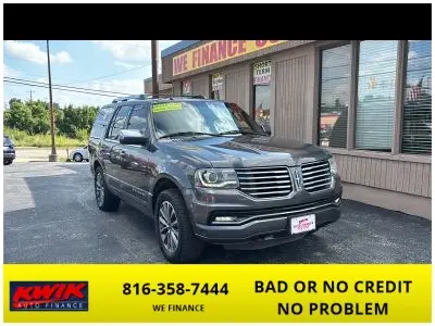2017 Lincoln Navigator Select photo 3