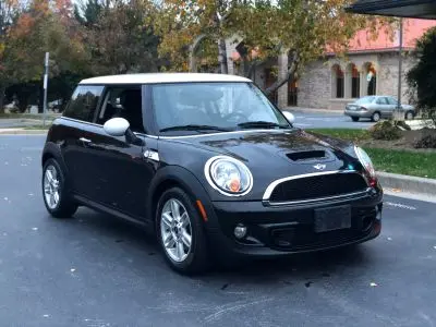 2011 MINI Cooper S photo 5