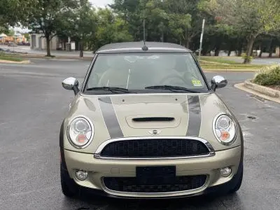 2010 MINI Cooper S photo 4