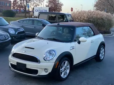 2012 MINI Cooper S photo 2
