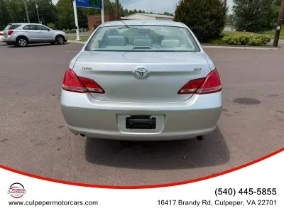 2010 Toyota Avalon XLS photo 4
